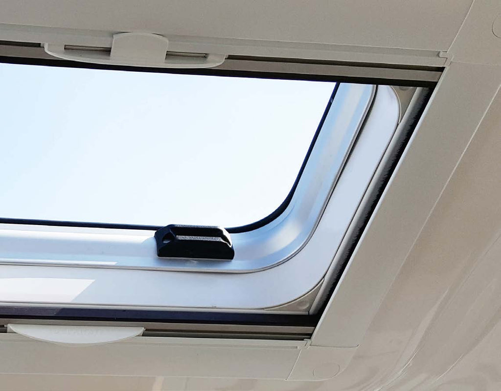 Dometic Oceanair Roller Skyscreen